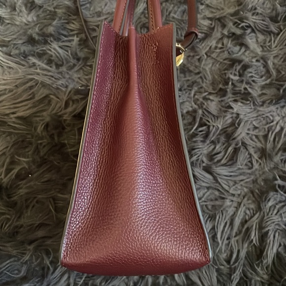 Beautiful wine red Michael Kors Mercer crossbody - Picture 5 of 6